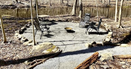 Secluded Tiny House Rental for Glamping in Norwich, Connecticut