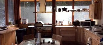 Gorgeous Bed and Breakfast Suite near Elk City in Wilderness of Central Idaho