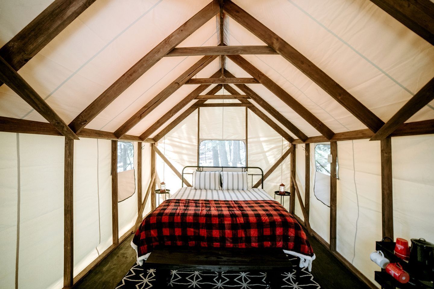 1 bedroom, bed sheets