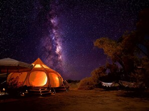 Exterior - Gorgeous Yurt with Tank Pool, Fire Pit and Barbecue in Wonder Valley, California (Wonder Valley)