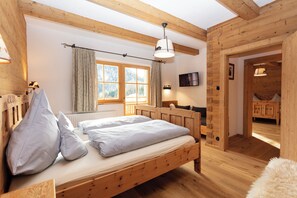Internet, bed sheets - Vacation apartment Kuhstall am Soderhof. Your resort in the Salzburg mountains (unken)