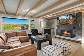 TV, fireplace, video games, books - Cabin 265 — Summer Discounts - Book Now (Sedona)