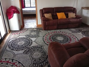 Huis, 2 slaapkamers, terras, uitzicht op tuin | Woonruimte