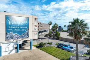 Exterior - Steps to Water! Beachfront Corpus Christi Condo (Corpus Christi)