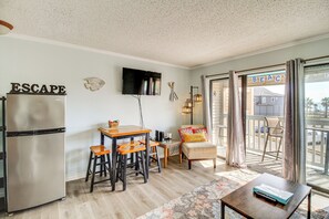 Interior - Steps to Water! Beachfront Corpus Christi Condo (Corpus Christi)
