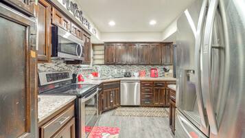 Refrigerador, microondas, parrilla de estufa y lavavajillas