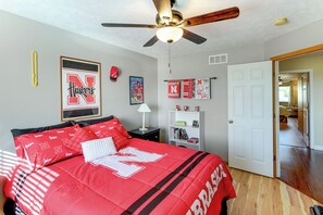 3 bedrooms, internet, bed sheets