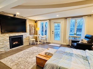 1 bedroom, desk, WiFi, bed sheets