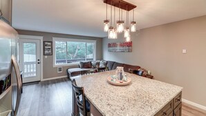 Interior - Walk to Neskowin Beach! Creekside Oregon Retreat (Neskowin)