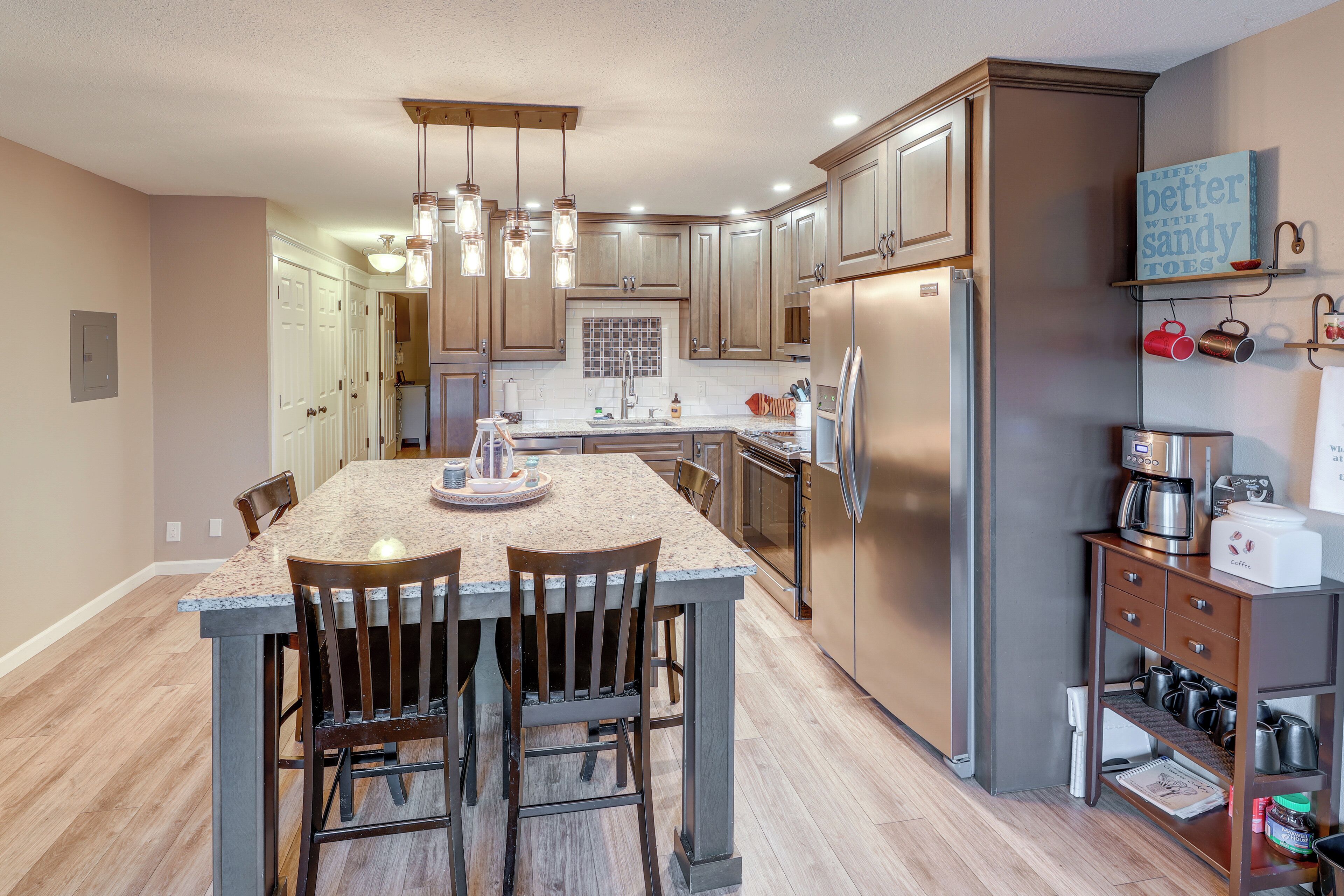 Fridge, microwave, stovetop, dishwasher