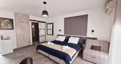 Nissi avenue 64 Studio 3 - Luxcyservices