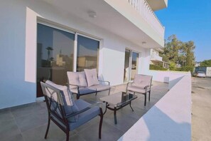 Terrace/patio - Nissi 86 Apartment - Luxcyservices 2 Bedroom (Ayia Napa)