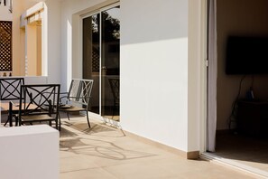 Terrace/patio - Nissi 86 Apartment - Luxcyservices 2 Bedroom (Ayia Napa)