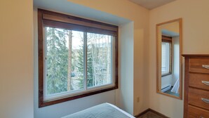 3 bedrooms, iron/ironing board, Internet, bed sheets - 3 Mi to Skiing: Walkable Dtwn Winter Park Condo! (Winter Park)