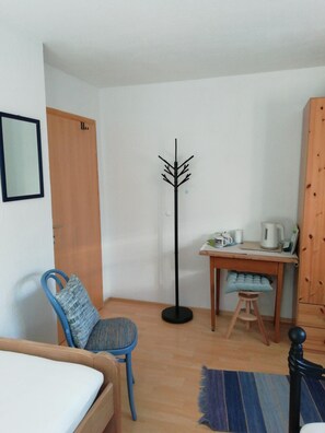 2 多间卧室、床单