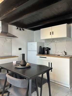 Fridge, stovetop, coffee/tea maker, toaster - BH1038 - A -Nektar Loft (7H9J+JXC Latsida, Greece)