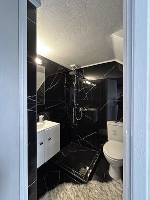Shower, hair dryer, towels, soap - BH1038 - A -Nektar Loft (7H9J+JXC Latsida, Greece)