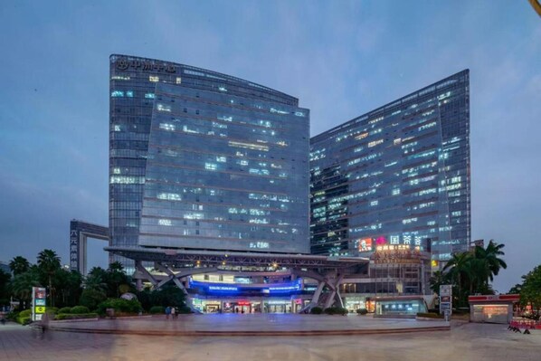 Exterior - Paxin·High-Altitude City View Apartment (Canton Fair Complex Pazhou Subway Station Branch) (Guangzhou)