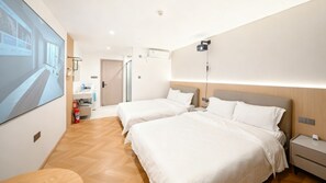 Kamar Twin Comfort, 2 Tempat Tidur Double, AC, pemandangan danau terbatas | Area keluarga