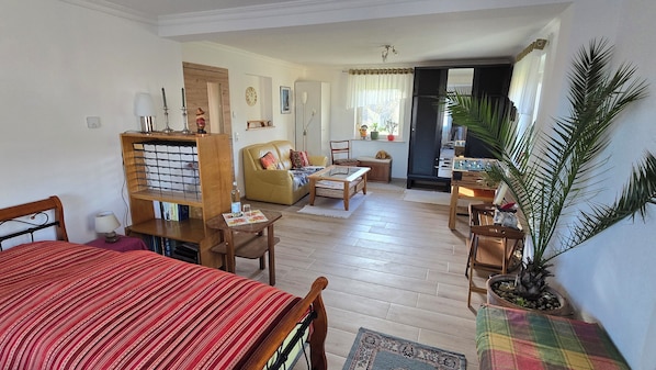 1 bedroom, iron/ironing board, free WiFi, bed sheets