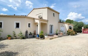 Exterior - Lovely home in Mejannes-le-Clap (Mejannes-le-Clap)