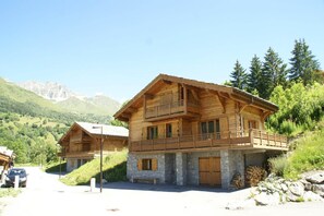 Exterior - Charming Ski Lodge in Saint François Longchamp (Saint-François-Longchamp)