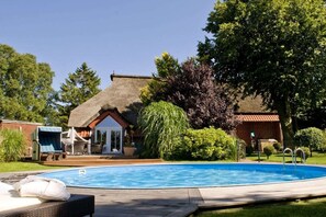 Pool - Holiday apartment with 2 bedrooms (Südbrookmerland)