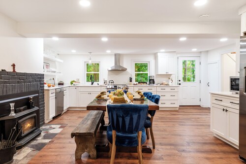 Pondfront Gem Minutes from Hudson’s Best Shops & Cafes | The Stillwater House