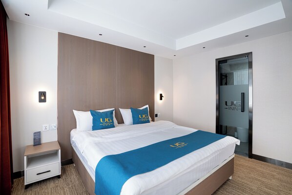 Studiosvit Business | Värdeförvaringsskåp på rummet, arbetsyta för laptop och gratis wi-fi