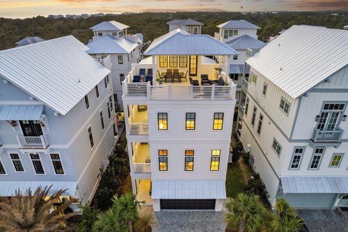 Beach Sea-ker's Retreat by AvantStay | Rooftop Deck w/ Views, Pool, Luxury 5BDR