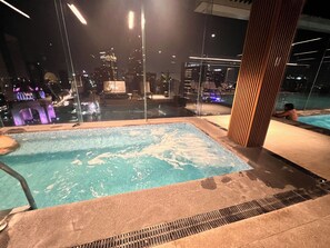 Inomhuspool och uppvärmd pool