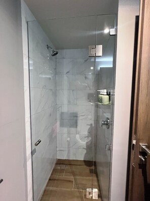 Hair dryer, towels, soap, toilet paper - Loft with resort amenities just a few blocks from Monumento a la Revolución (Ciudad de México)