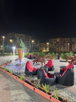 Terrace/patio - Delightful 2-bedroom apartment in beside Mall of Arabia (Giza)