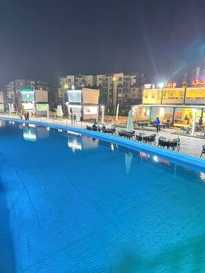 Pool - Delightful 2-bedroom apartment in beside Mall of Arabia (Giza)