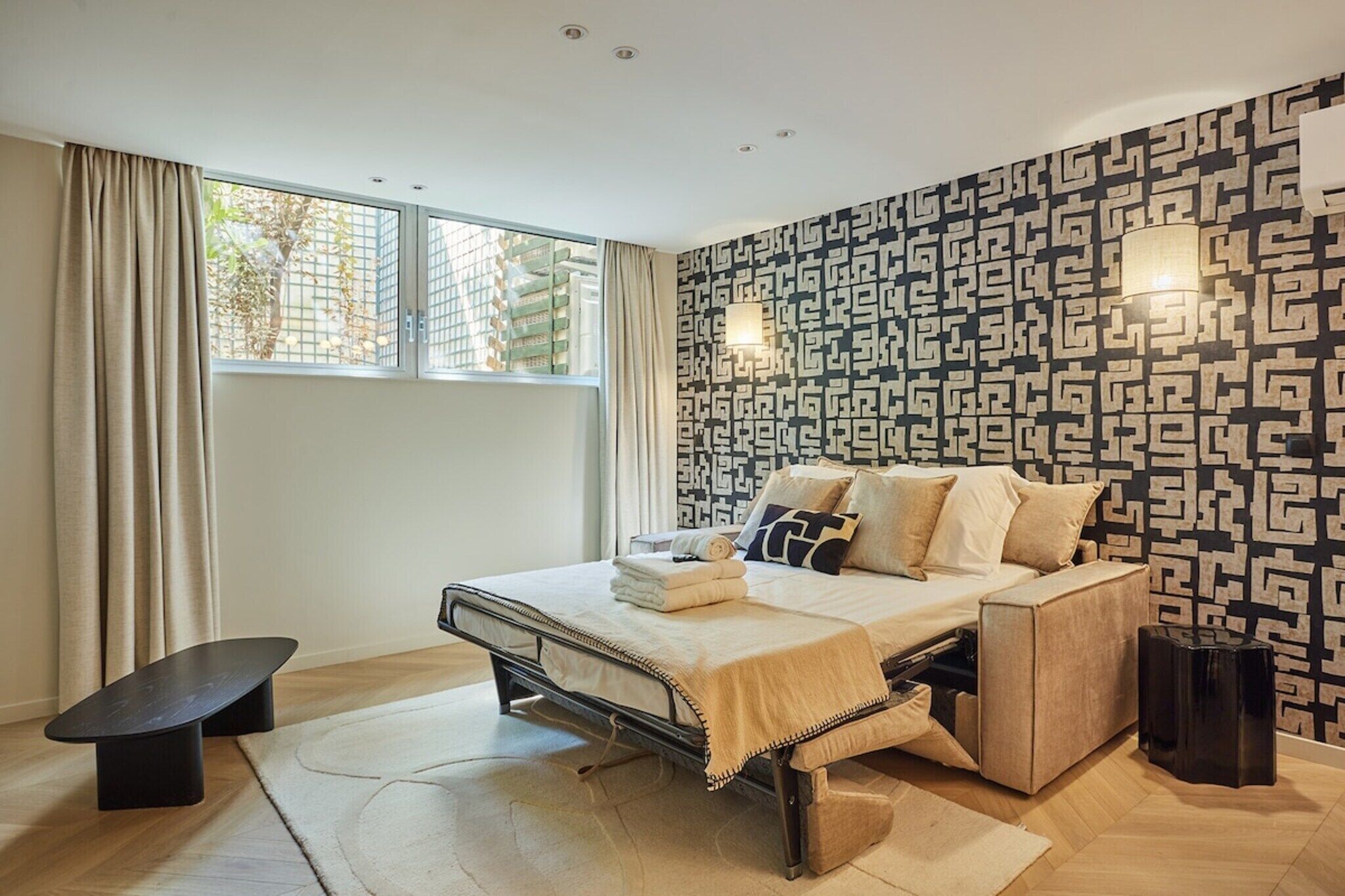 Bureau, fer et planche à repasser, Wi-Fi gratuit, draps fournis