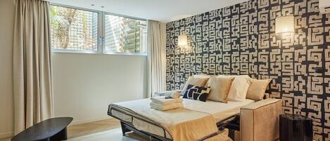 Bureau, fer et planche à repasser, Wi-Fi gratuit, draps fournis