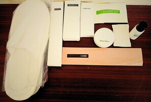 Bureau, espace de travail pour ordinateur portable, Wi-Fi gratuit