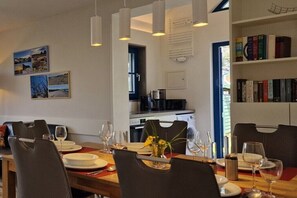 Dining - Holiday home in Vitte with swimming pool (Vitte)