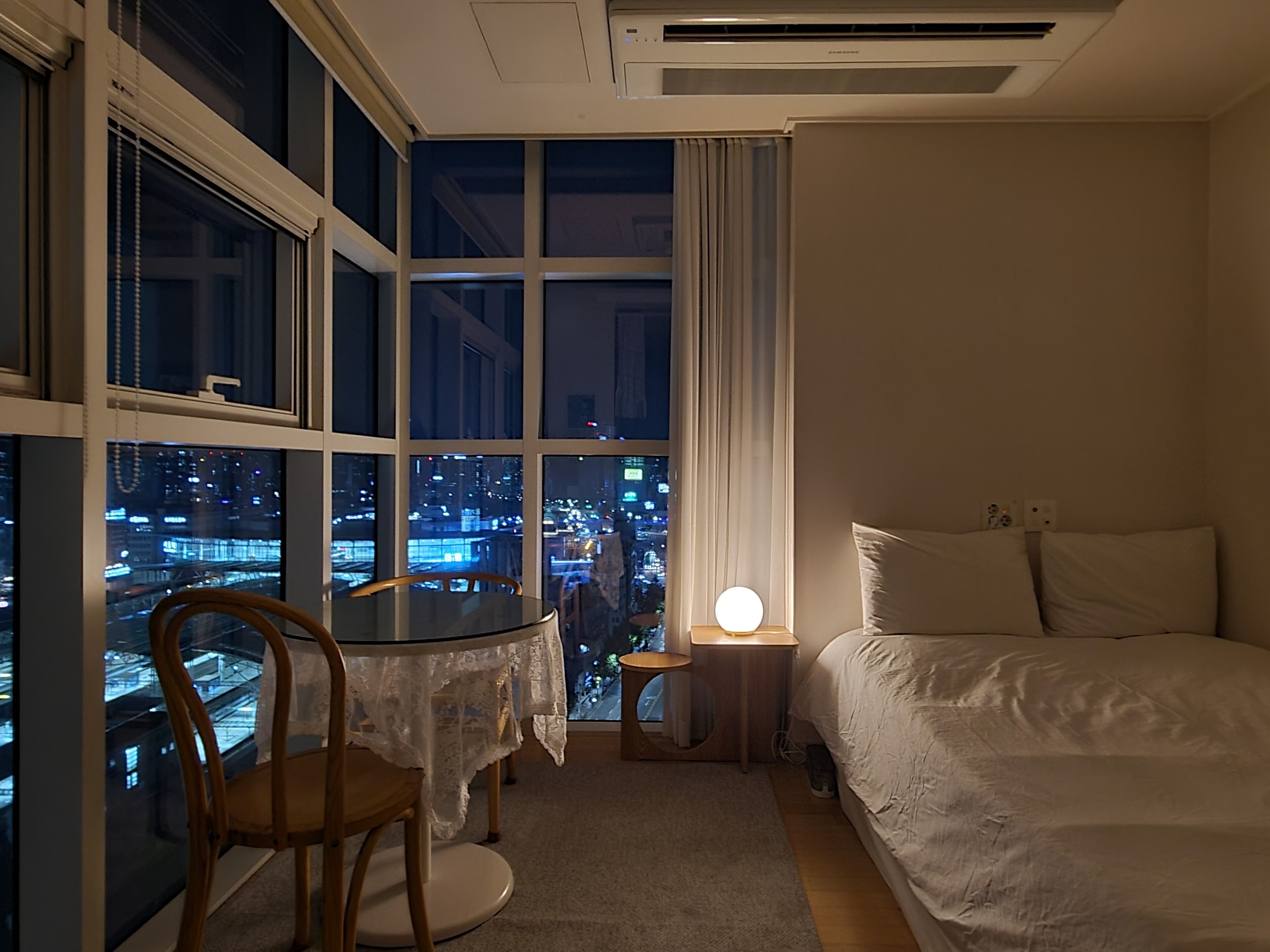 Iron/ironing board, WiFi, bed sheets, wheelchair access