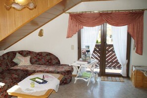 Living area - Holiday apartment in Rhön with 1 bedroom (Ehrenberg - Wüstensachsen)