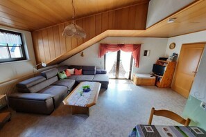 Living area - Holiday apartment in Rhön with 1 bedroom (Ehrenberg - Wüstensachsen)