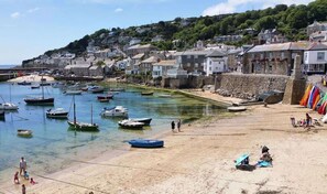 Beach nearby - Poldark Charming Mousehole Harbour Cottage (Mousehole)