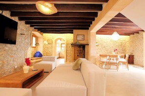 Living area - Finca Alordes | Pollensa | Hillside retreat with views and expansive outdoor. (Pollensa)