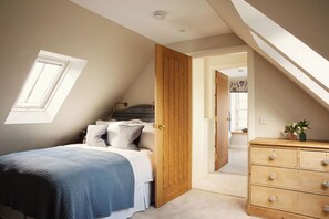 Fer et planche à repasser, Wi-Fi, literie fournie