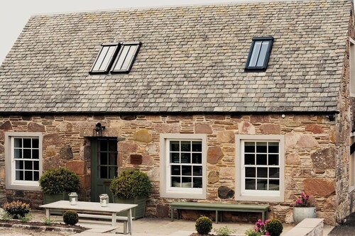 Stylish 3-Bed Luxury Cottage • High-End Renovation & Beautiful Design