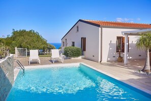 Pool - Villa Azzurramara | Scopello | Sea View | Private Pool | Stylish Single-Level. (Castellammare del Golfo)