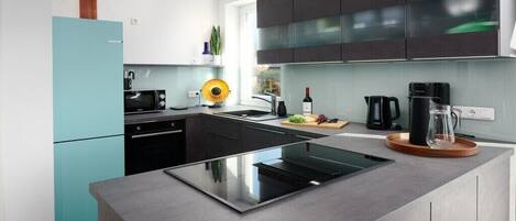 Fridge, microwave, oven, stovetop