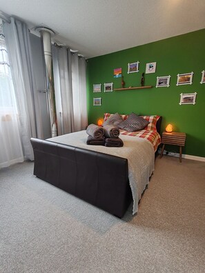 1 habitación, tabla de planchar con plancha, internet y ropa de cama 
