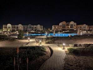 المنشأة من الخارج
