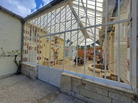 Exterior detail. L'entrée du Château 1